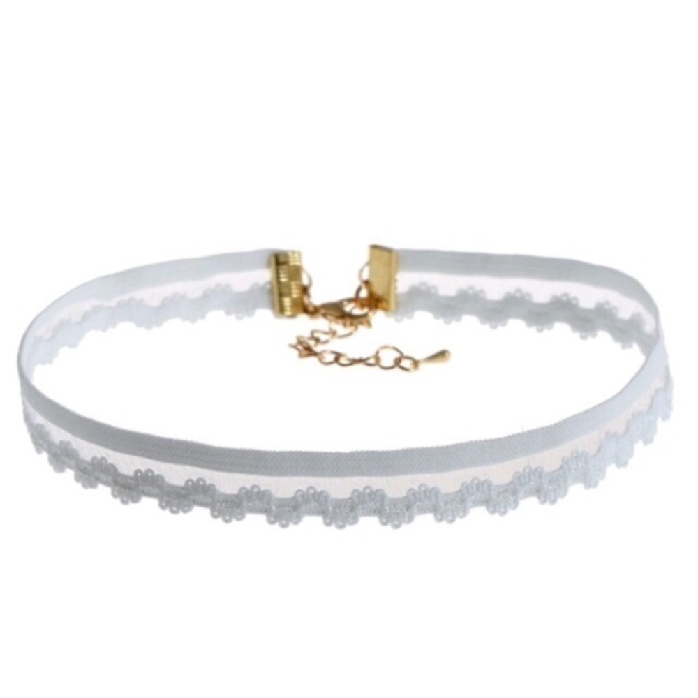 BOGO WHITE FLORAL CHOKER
